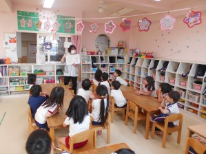 2026.2.4食育活動で噛むことの大切さを伝えました